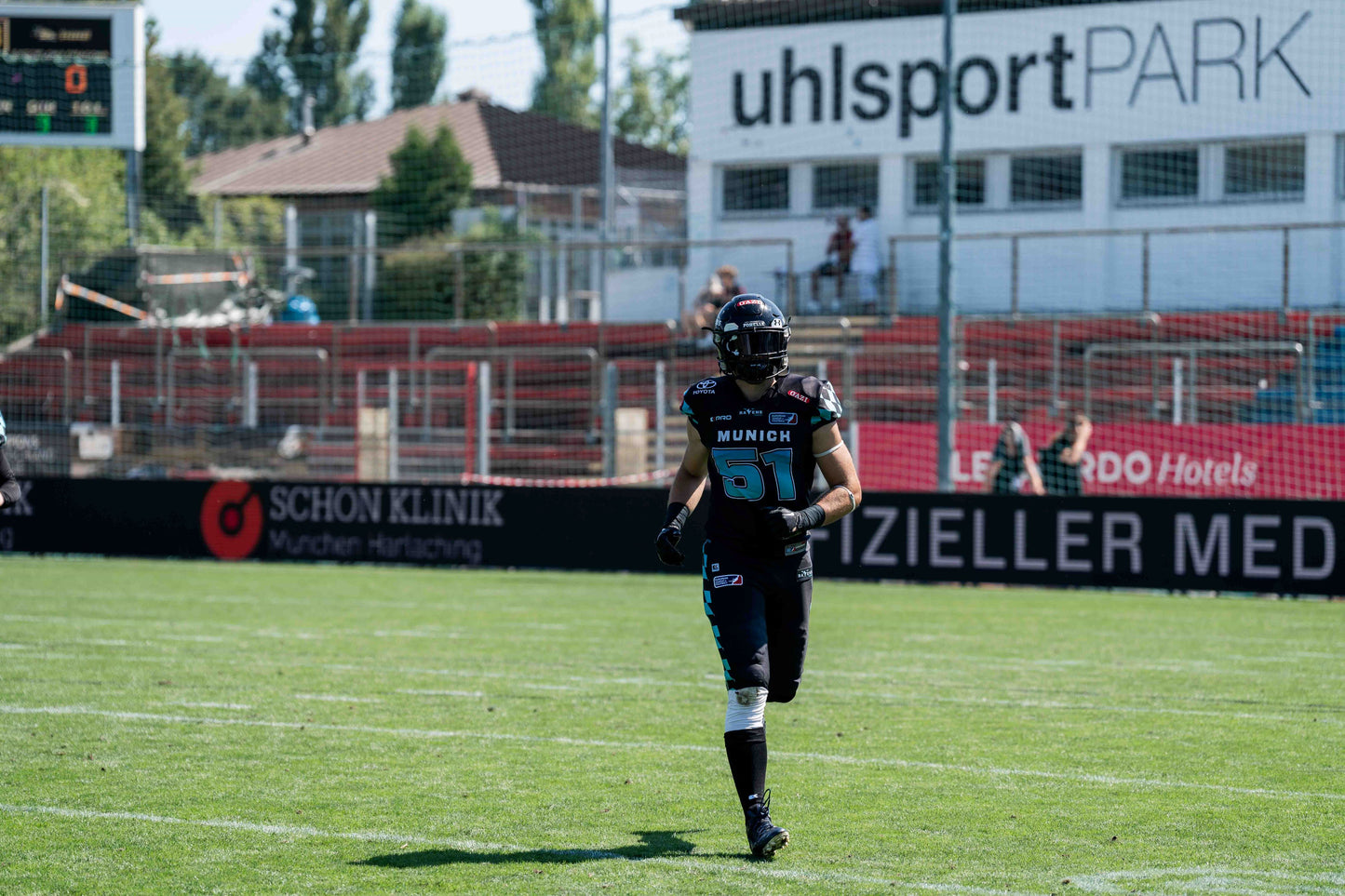 Gameworn Jersey #51 Leon Nieper