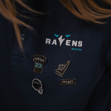 Pin set