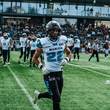 Gameworn Jersey #22 Schlabitz