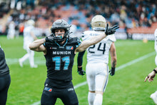 Gameworn Jersey #11 Salvo