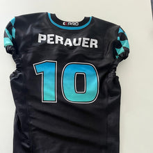 Gameworn Jersey #10 Perauer